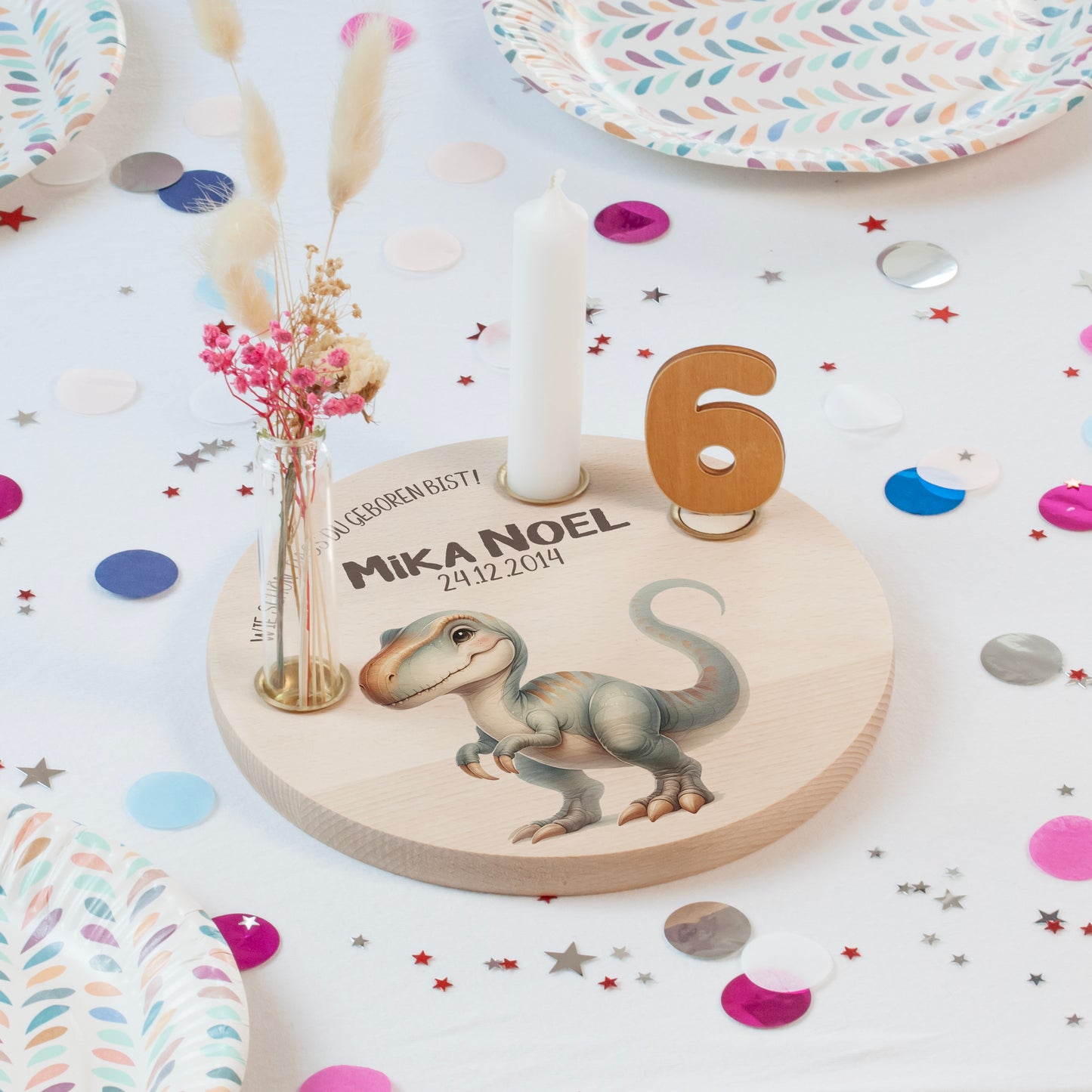 personalisierter Kerzenteller mit Kerze, Vase und Zahlen (Dino 3)