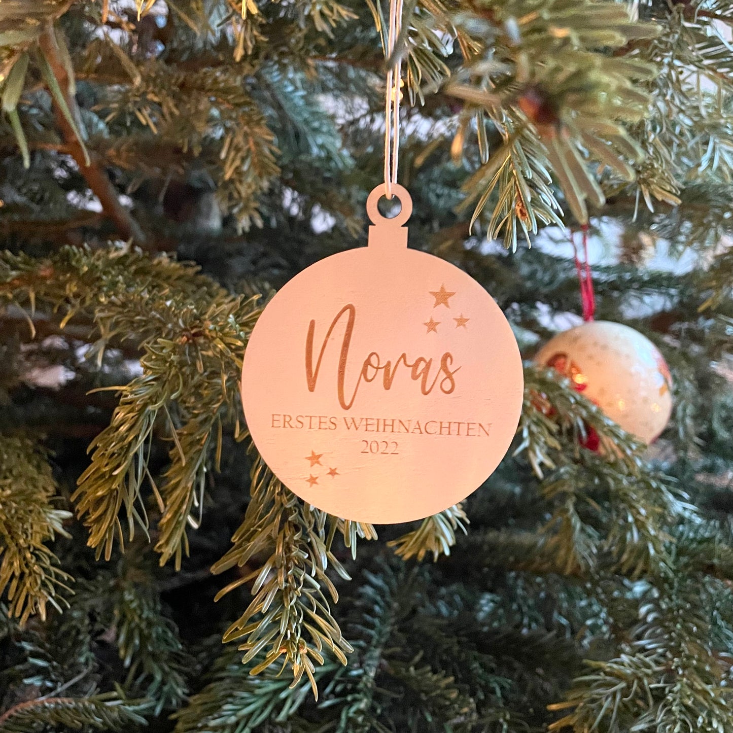 personalisierter Holz Anhänger | Vorname und Jahr | Weihnachtsbaumkugel | Christbaumanhänger | erstes Weihnachten
