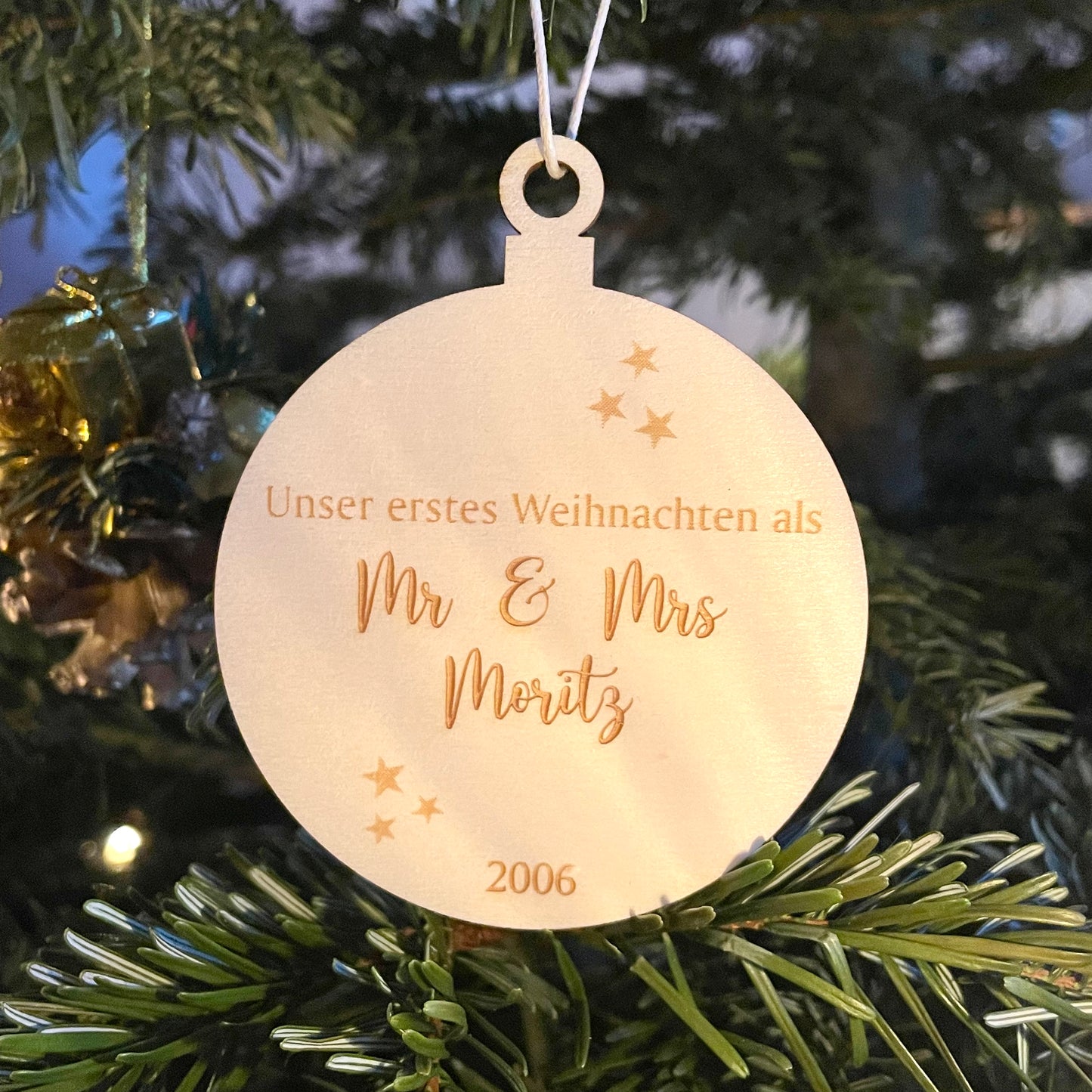 personalisierter Holz Anhänger | Mr & Mrs mit Namen und Jahr | Weihnachtsbaumkugel | Christbaumanhänger | erstes Weihnachten