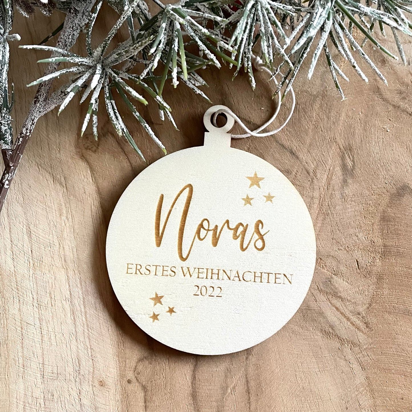 personalisierter Holz Anhänger | Vorname und Jahr | Weihnachtsbaumkugel | Christbaumanhänger | erstes Weihnachten