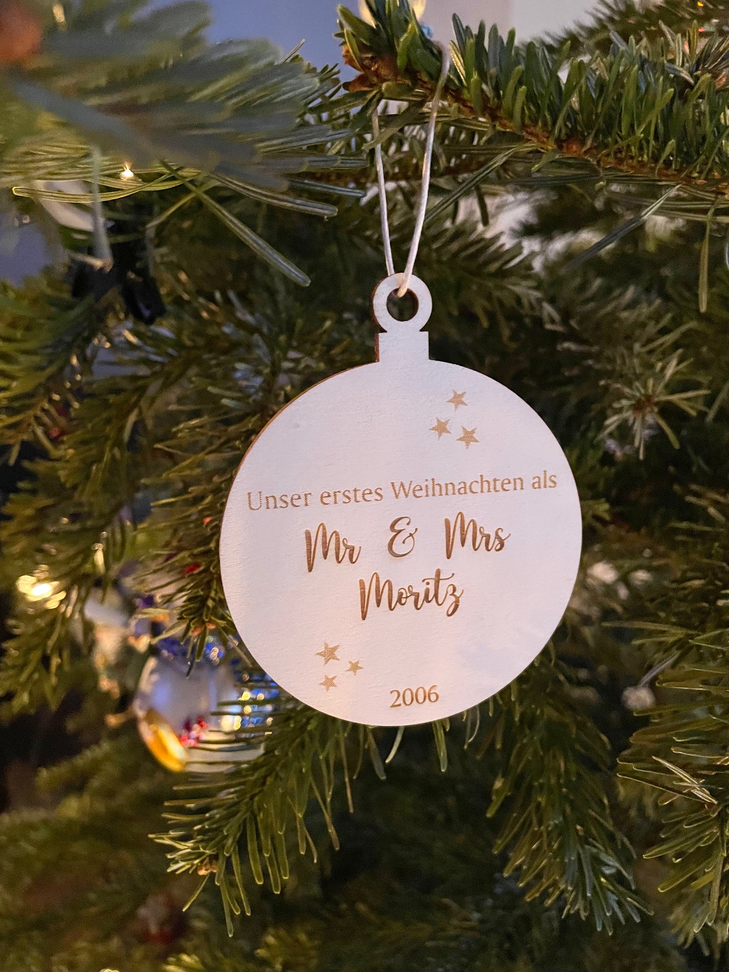 personalisierter Holz Anhänger | Mr & Mrs mit Namen und Jahr | Weihnachtsbaumkugel | Christbaumanhänger | erstes Weihnachten