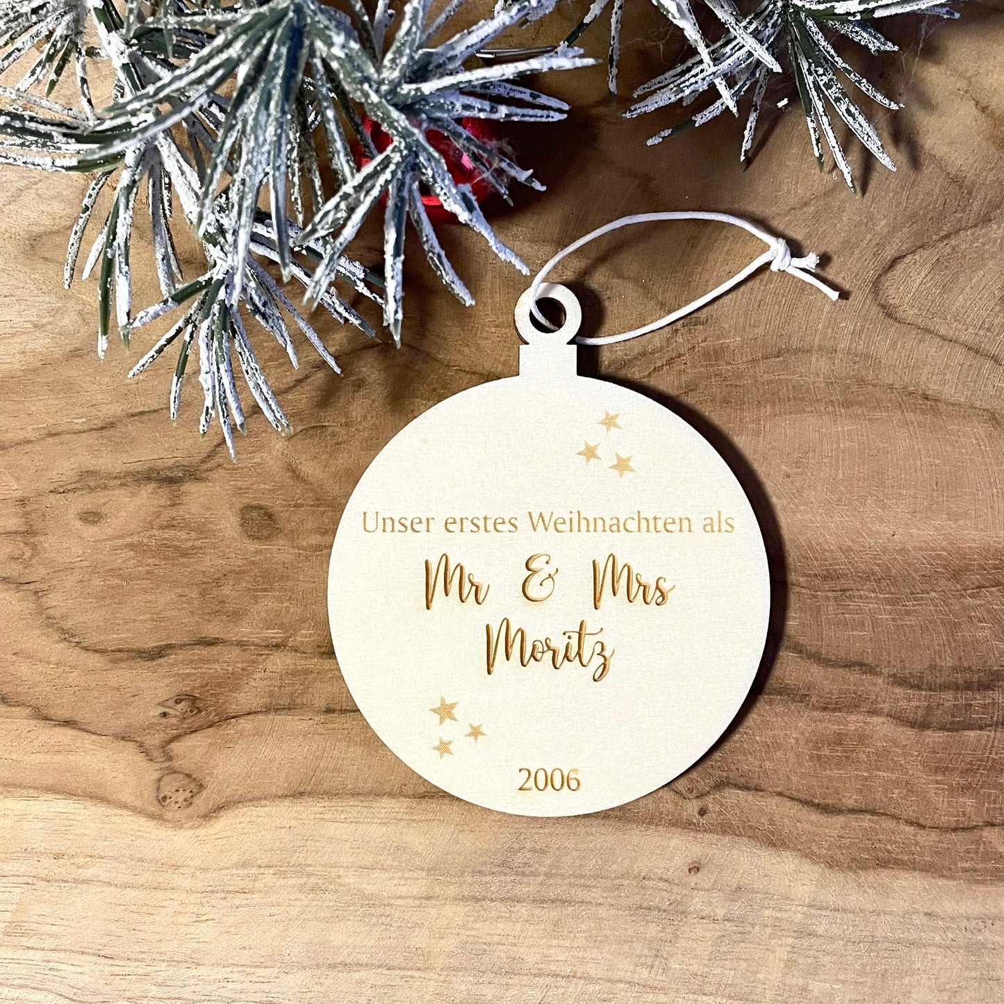 personalisierter Holz Anhänger | Mr & Mrs mit Namen und Jahr | Weihnachtsbaumkugel | Christbaumanhänger | erstes Weihnachten