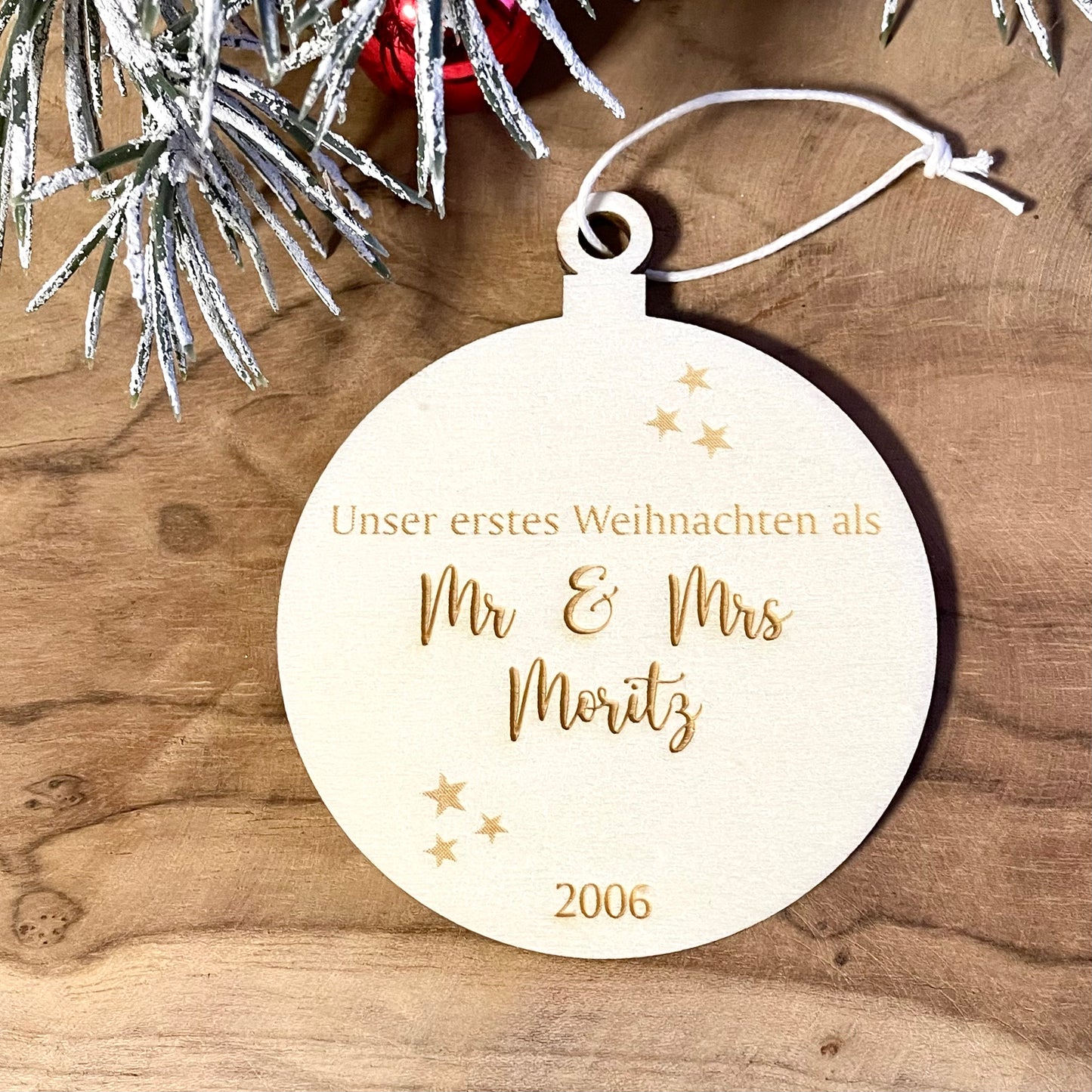 personalisierter Holz Anhänger | Mr & Mrs mit Namen und Jahr | Weihnachtsbaumkugel | Christbaumanhänger | erstes Weihnachten