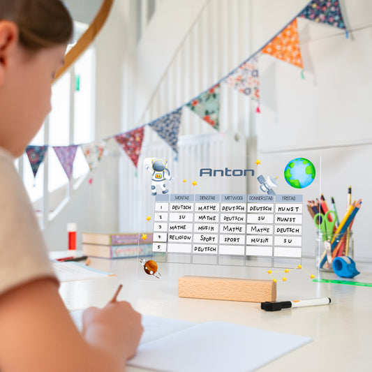 Stundenplan aus Acryl – personalisiert mit Namen (Astronaut 2)