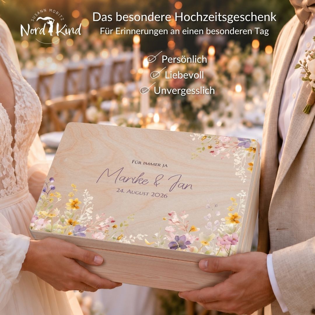 Personalisierte Erinnerungsbox aus Holz als besonderes Hochzeitsgeschenk für ein Brautpaar