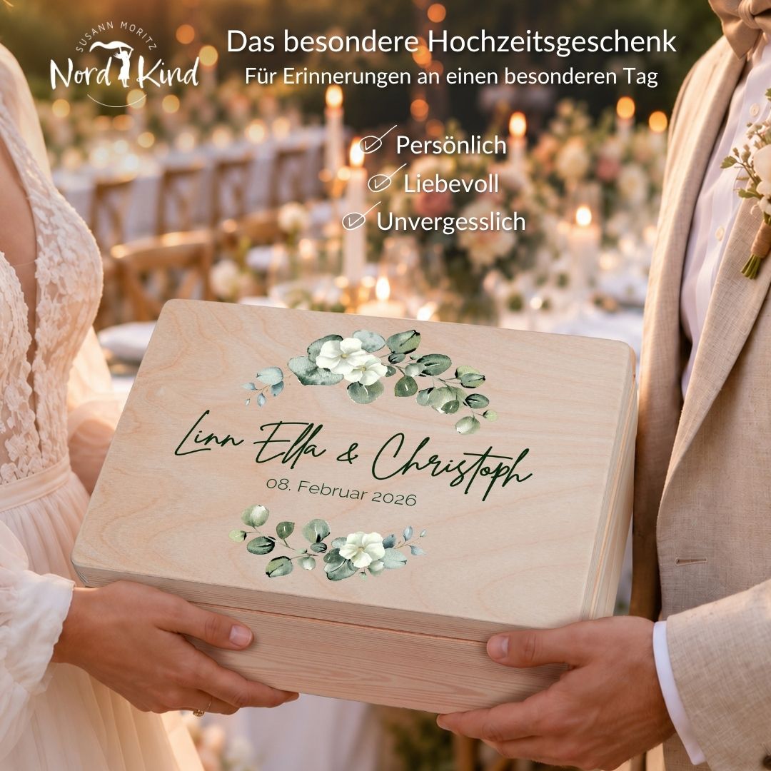 Personalisierte Erinnerungsbox aus Holz als besonderes Hochzeitsgeschenk für ein Brautpaar