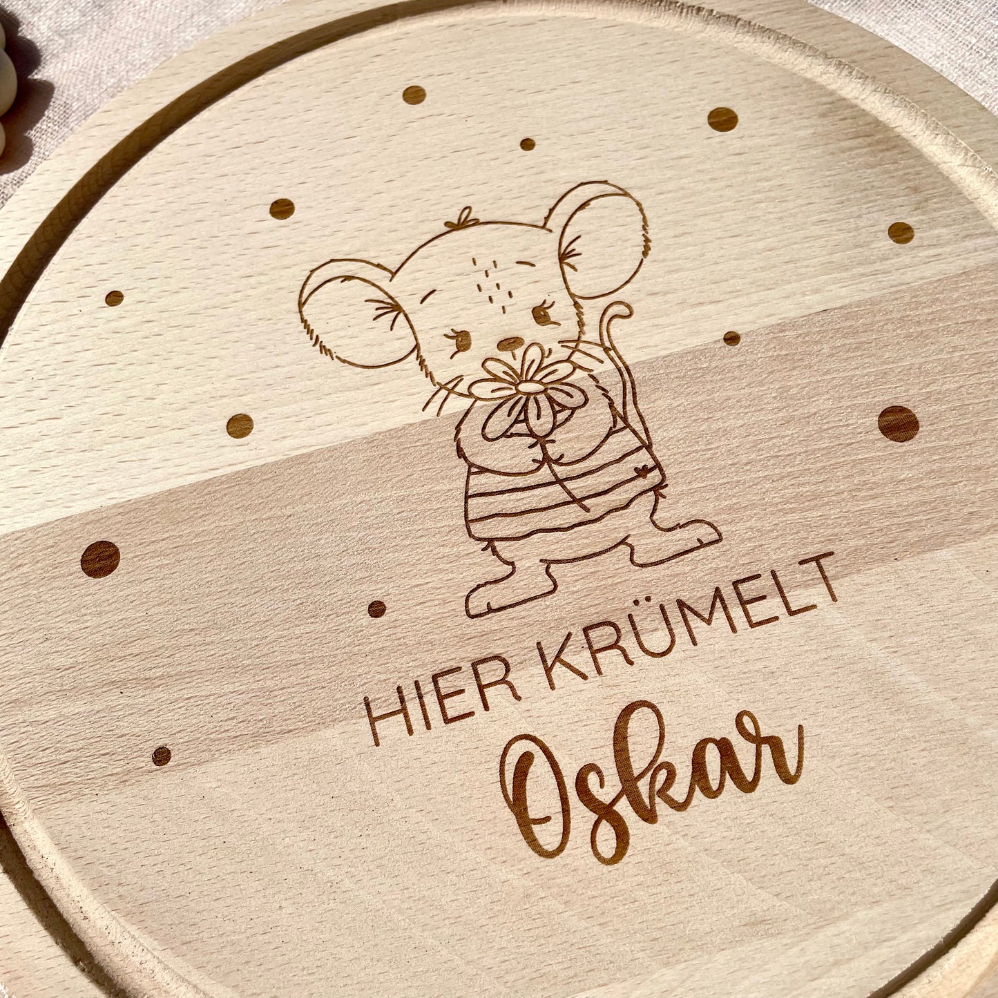 personalisiertes Frühstücksbrett Maus mit Blume