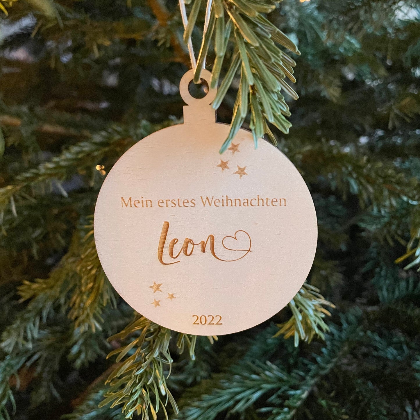 personalisierter Holz Anhänger | Name mit Herz und Jahr  | Weihnachtsbaumkugel | Christbaumanhänger  | erstes Weihnachten